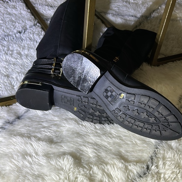Vince Camuto Over the Knee black boot. Excellent condition - Picture 3 of 7